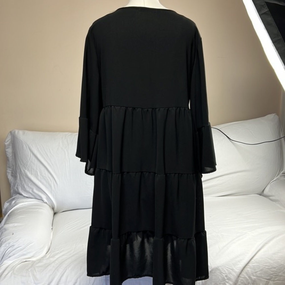 Woman’s dresses - Picture 6 of 12
